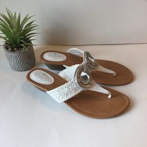 St John’s Bay Ivory and Silver Women's Sandals Slip On Cute Buckle Design Size 9